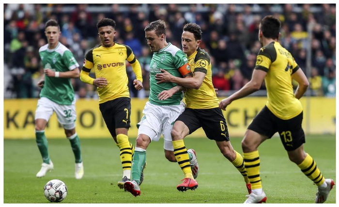 荷兰碾压莱比锡红牛，科曼一己之力扛起全队