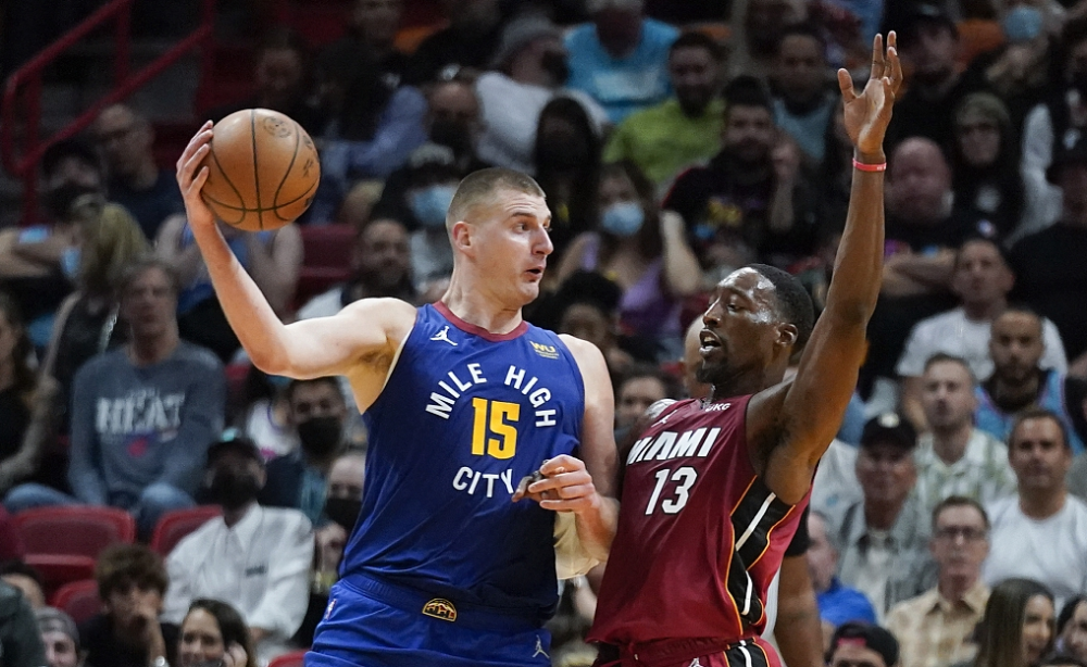 掘金碾压美国男篮，阿德巴约打破历史纪录