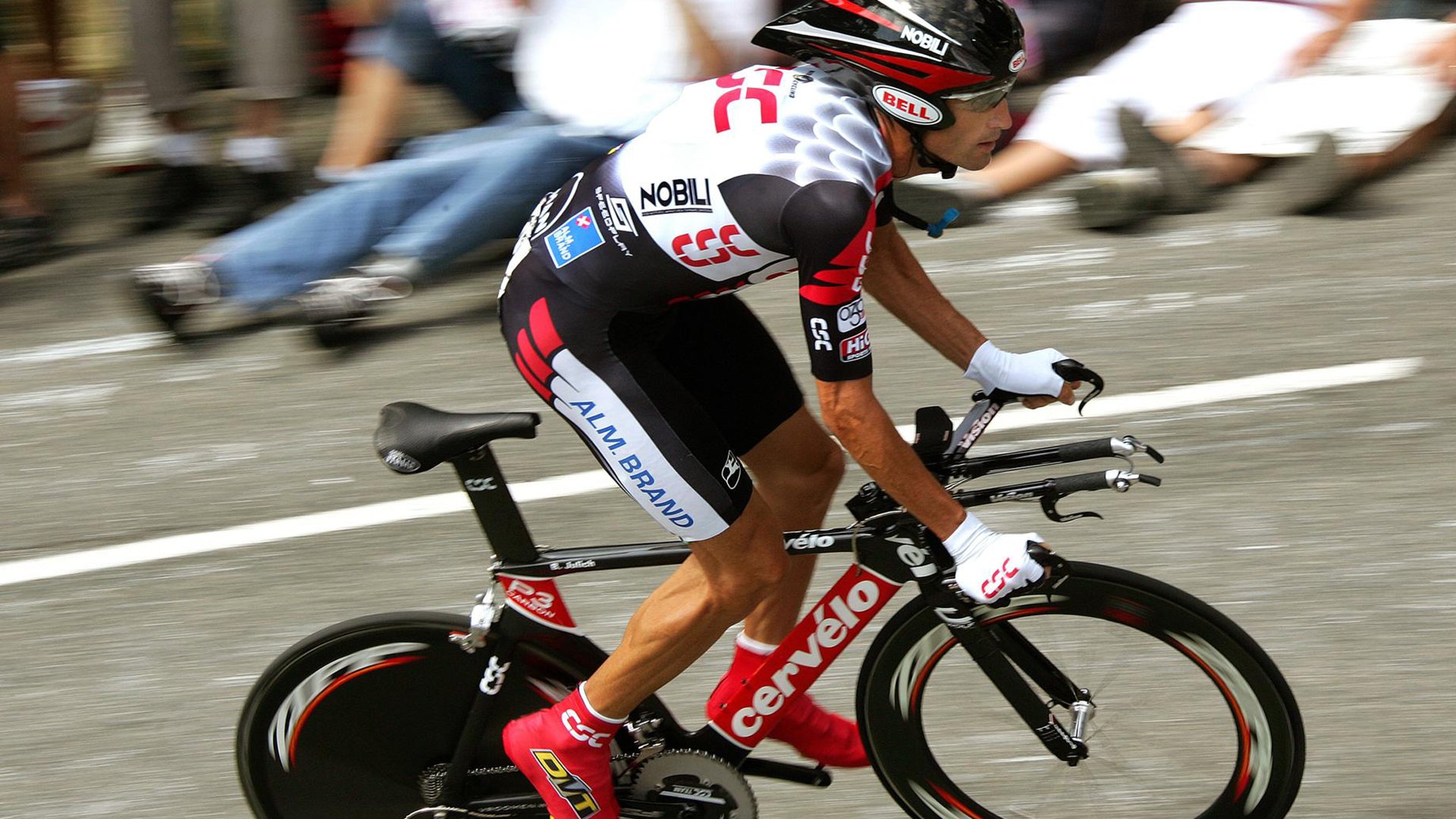 塔图姆单节19分统治攻防，凯尔特人连续得分狂潮彻底压制深圳队